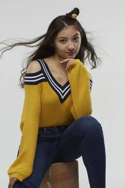 《舞法天女》的安真真,00后中澳混血儿,曾演过迪丽热巴的妹妹