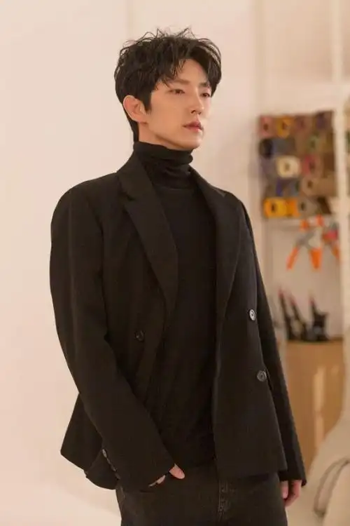 韩国艺人李准基未公开杂志写真首次曝光