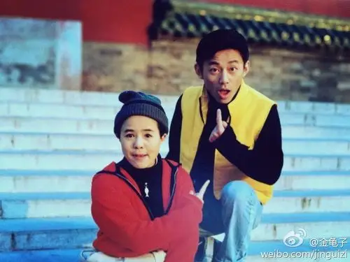 金龟子何炅20年前合影曝光 网友感叹青春易逝