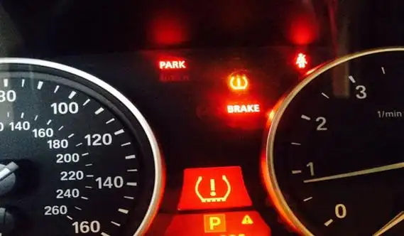 车辆仪表盘红色感叹号是什么意思