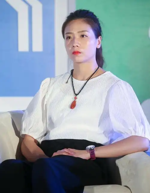 魏秋月微博更新这一举动开创先河成首位做到这一点的女排姑娘