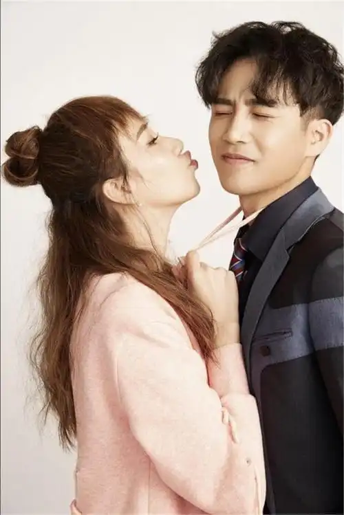 弦子和老公李茂再次同框两人拍摄的海报cp感十足