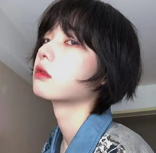 日系少年感慵懒短发女,最爱的温柔短发发型_短发_女生发型大全