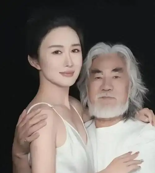 张纪中72岁喜当爹!妻子回应其生育能力,网友:你真是饿了