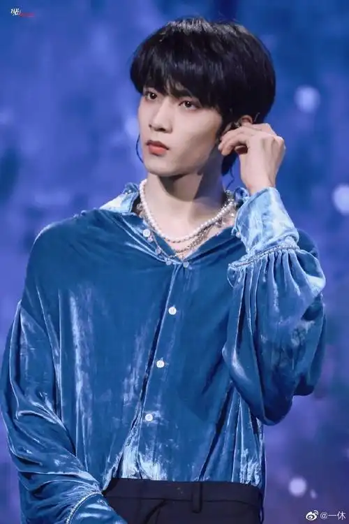 刘耀文长相就是很正!