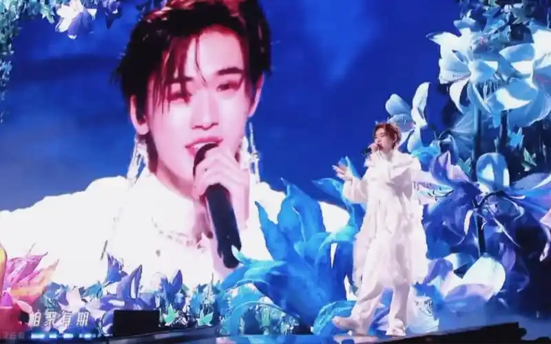 【宋亚轩】《不枉》慢速片段混剪|两场舞台