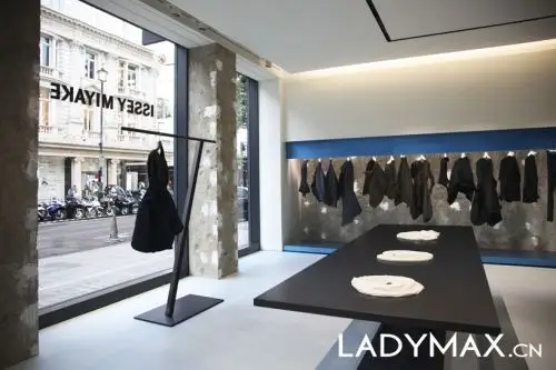 tokujinyoshioka设计的三宅一生伦敦旗舰店正式开业