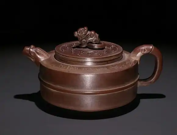 旧藏徐汉棠制紫砂瑞狮钮茶壶