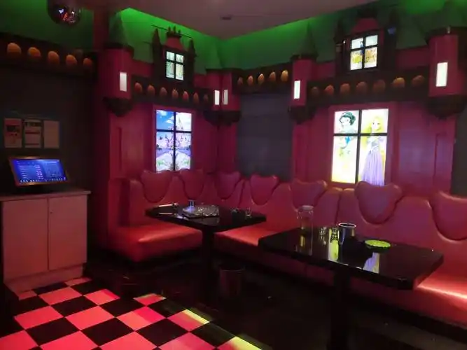 智能经营新纪元,酒吧ktv如何巧用巨嗨系统脱颖而出?