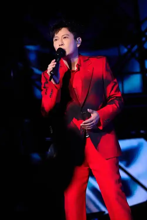 张信哲"未来式"巡演开到迪拜,2月18日向世界展示中式浪漫