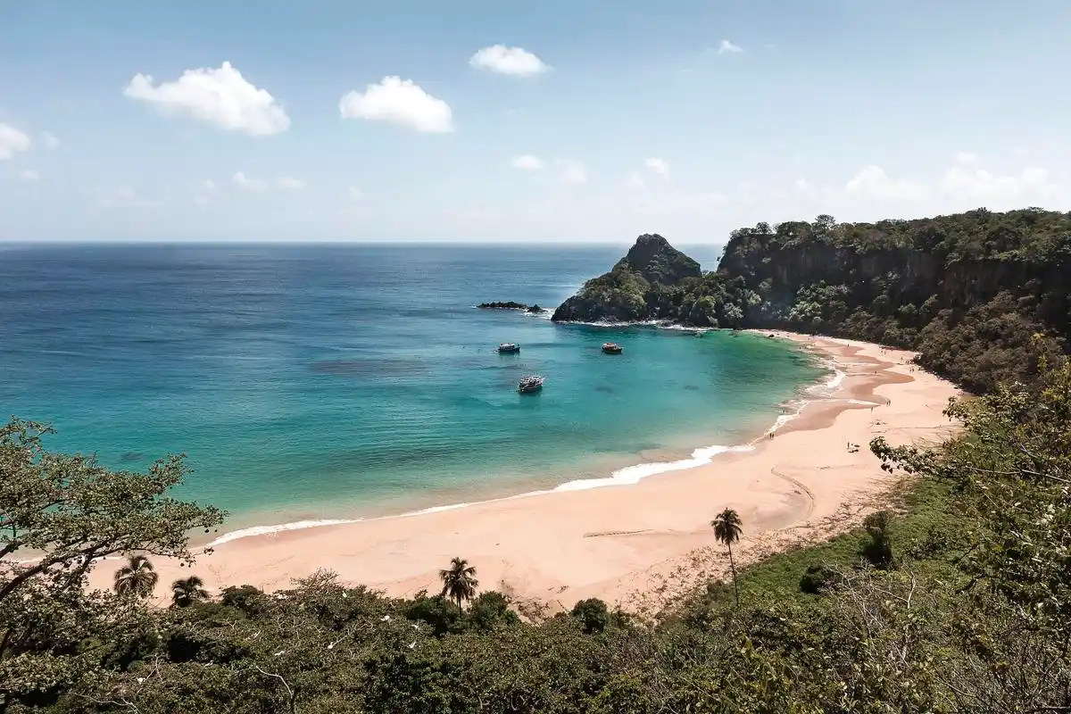 相信除了普吉岛,巴厘岛以及马尔代夫,这些世界上最美最纯净的遥远海滩