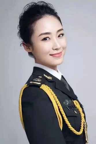 歌手:李梦佳,华语女歌手,原陆军政治工作部战友文工团青年演员,抒情