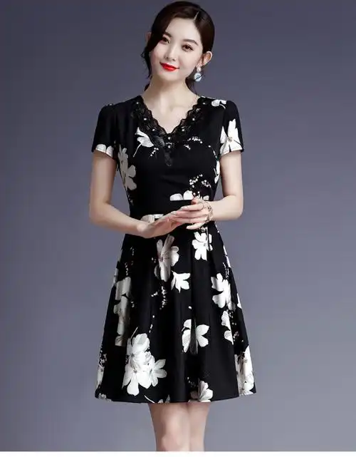 遮肚子显瘦连衣裙2022新款夏流行女装高档裙气质小个子碎花裙夏季