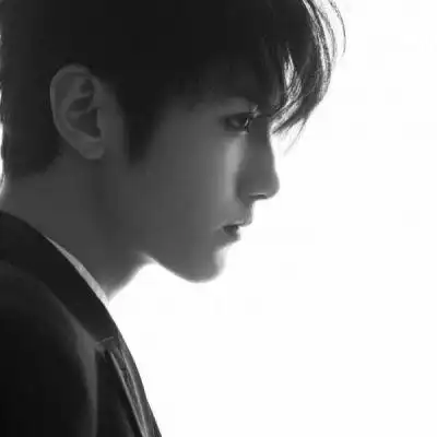 帅哥头像阳光帅气真人很有魅力 很拽的男人味好看个性头像_男生头像