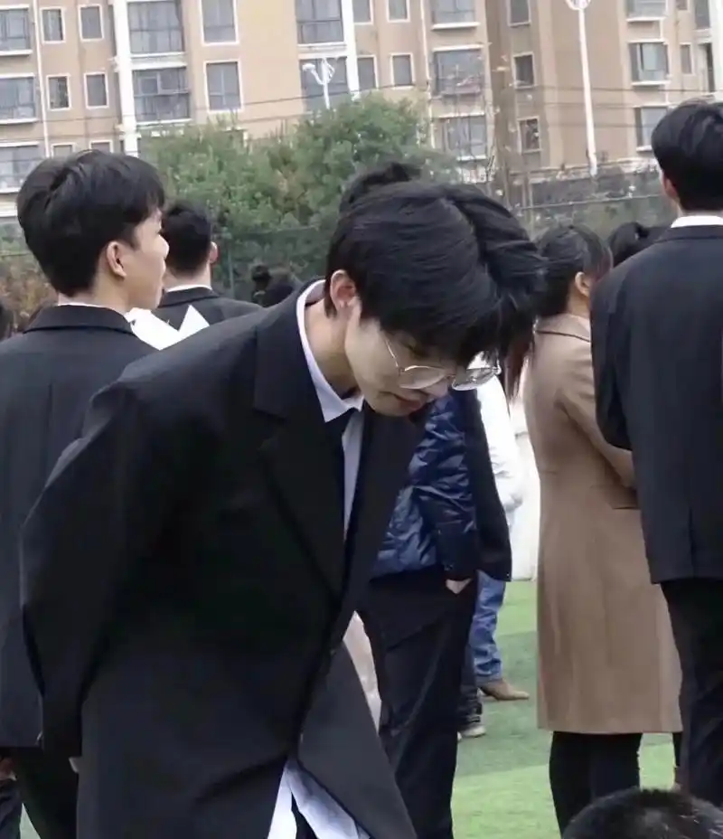 看看你手机里的crush照片.#校园 #男高 #王大毛版咱们 - 抖音