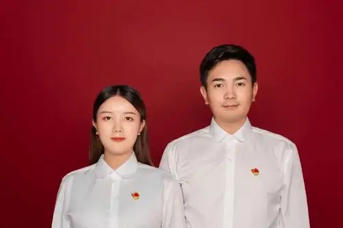 巧不巧?四川这对90后新人7月1日结婚 证件编号刚好是100