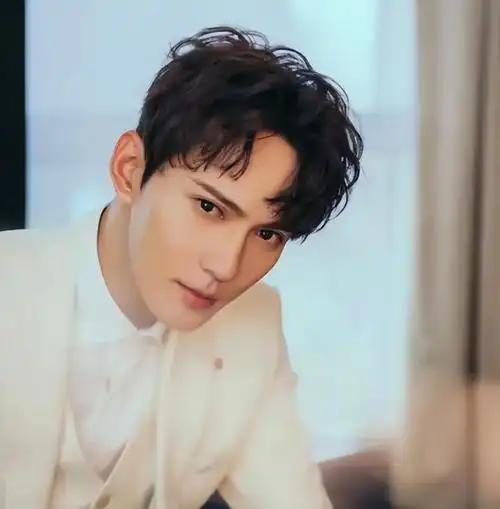 演员徐正溪突然宣布退圈原因引发猜测本人曾因压力大患病