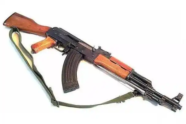 明明是ak47自动步枪的仿制版为什么中国56冲却被称为冲锋枪