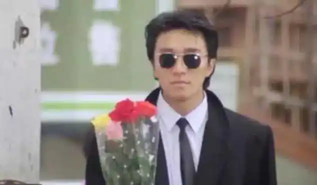 抖音出现"网红"周星驰,摘下墨镜后相似度太高,网友纷纷泪目!