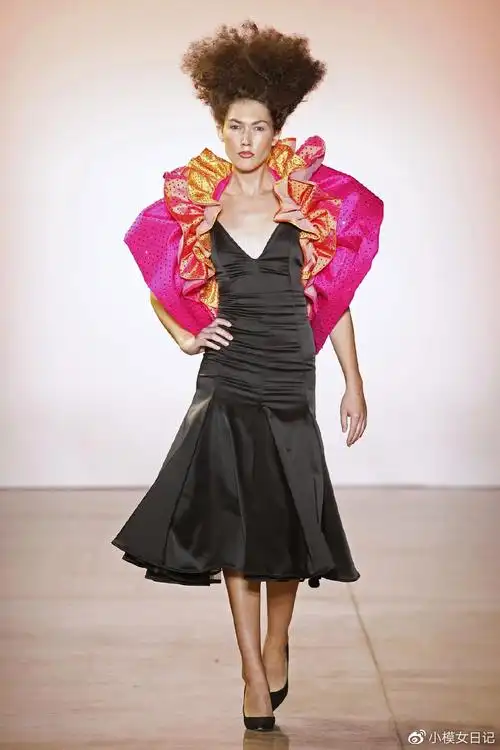 时装周上模特们带着"怒放的头发",再次超越平凡的生活