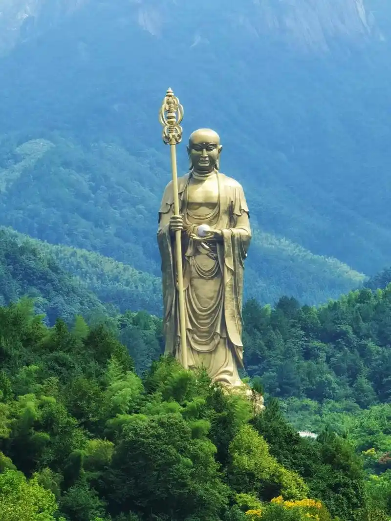 南无大愿地藏王菩萨05 九华山地藏菩萨露天铜像,像身高度84米,加上