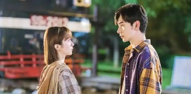 67胡冰卿陈星旭电视剧最好的时代 励志剧像偶像爱情剧_秀站