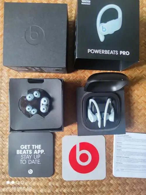 继我白色的powerbeats我又入了新配色这俩配色也很