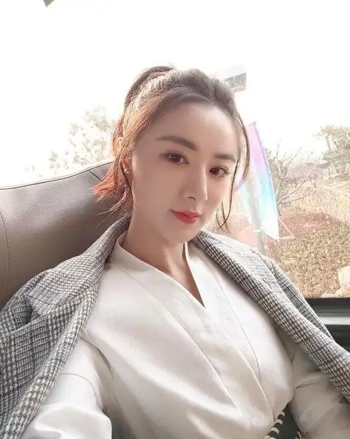 薇娅viya个人资料简介她是如何走红成功的薇娅整过容老公是谁