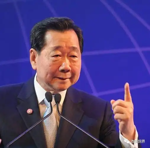 (谢国民先生是泰国华人,不是严格意义上的中国人,却不象某自称是中国