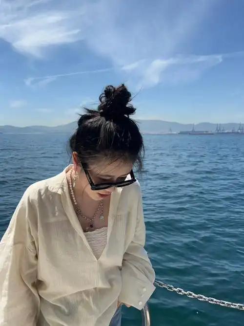 果然还得是随手一扎丸子头