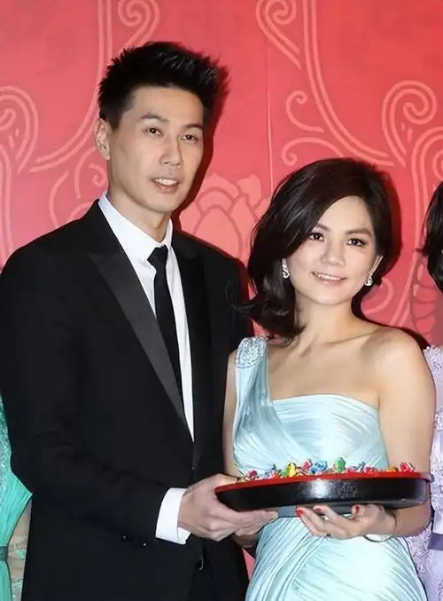 7位下嫁的女星不嫁豪门只爱穷小子网友活该幸福