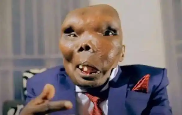 "世界最丑男"事业爱情两手抓:一夜爆红当歌星,娶3