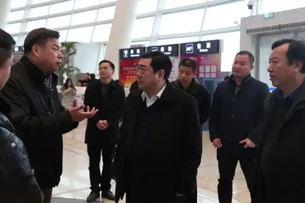 襄阳市副市长李德璋检查机场春运保障工作
