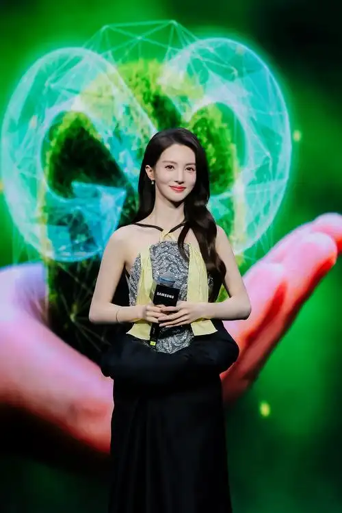 金晨出席2024三星家电新品发布会,共同开启"有ai的科技67艺术67家