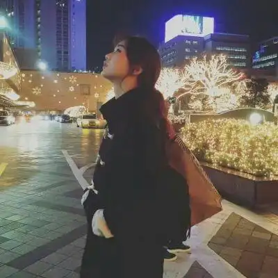 你是我义无反顾撞过的南墙 00后心碎伤感流泪的女生2020头像