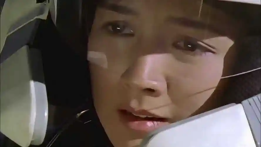 迪迦奥特曼丽娜终于知道了大古就是迪迦大古第一次在丽娜面前变身