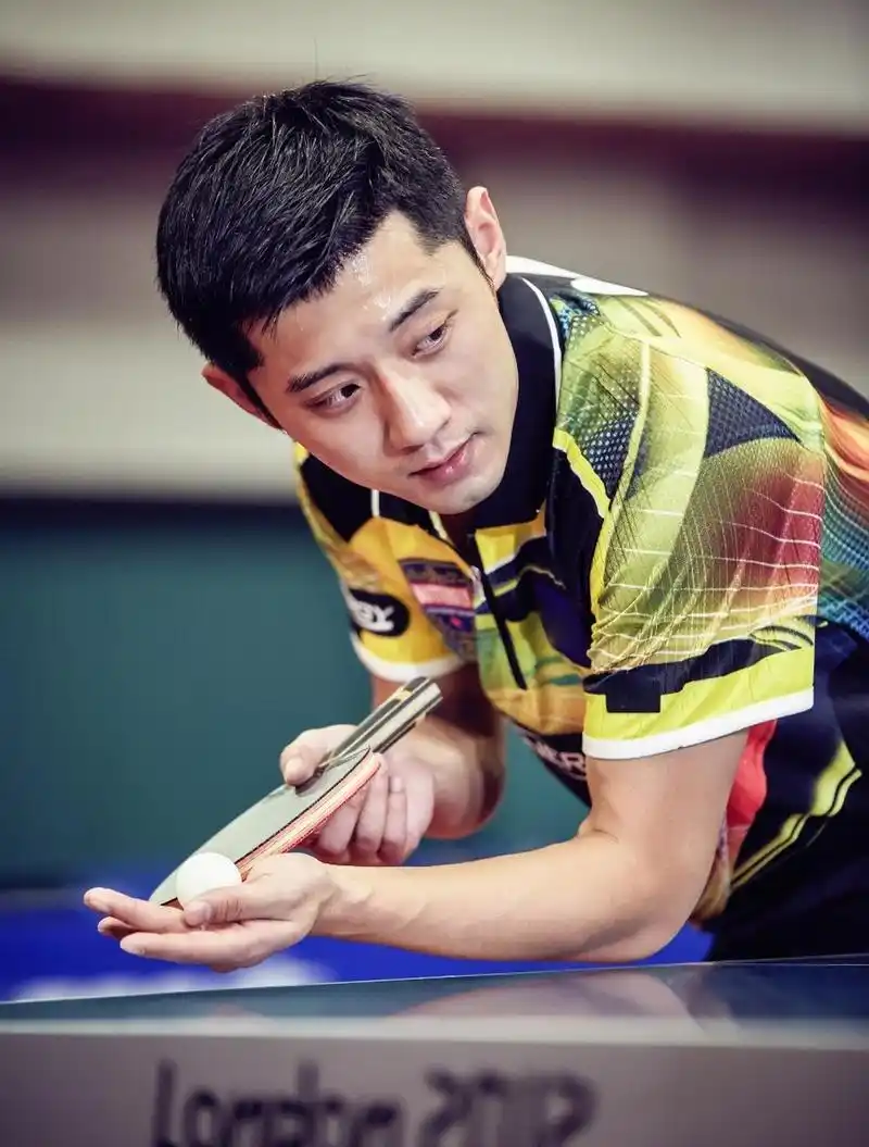 娱乐头条   新浪娱乐讯 日前,张继科已经回归乒乓球队并开始进行恢复