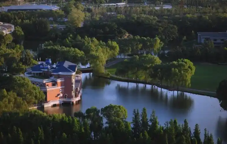 紫玉山庄:实现生态与品质的极致追求