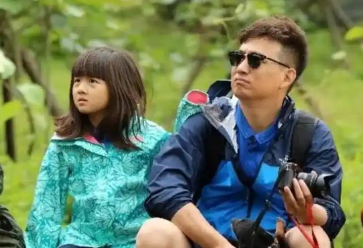 黄磊父亲黄小立