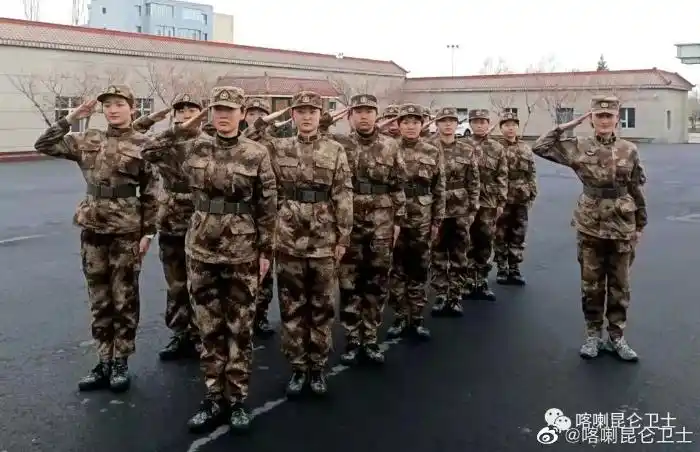 近日,乌鲁木齐警备区组织14名"准女兵",开展为期8天的役前训练,提前