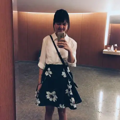 女朋友.要我发朋友圈.花花裙.-nakofan