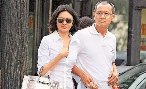 数嫁富翁56岁膝盖惨不忍睹!绝世美女关之琳辛酸