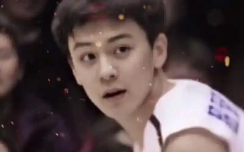 杨鸣cba颜值天花板杨鸣太帅了yyds