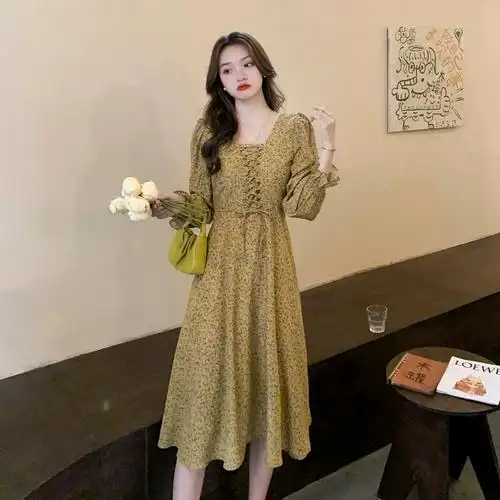 实拍2021秋新款韩版设计感系带收腰碎花裙小众洋气泡泡袖连衣裙女