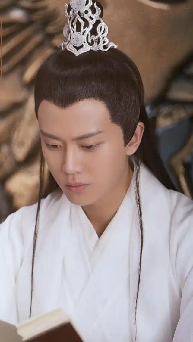 两版"许仙"一个帅气一个仙气,论经典程度,还是输给了叶童!