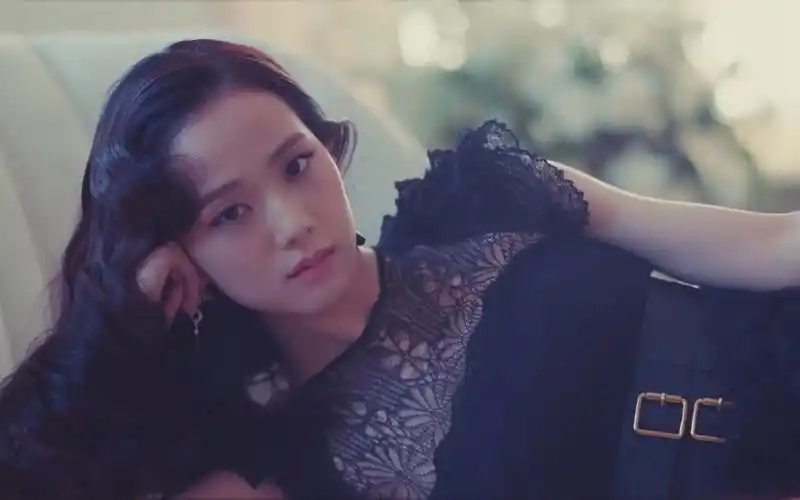 blackpink金智秀jisoo solo出道专主打歌《flower》mv公开(蓝光)