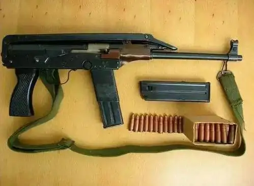 中国特警装备新冲锋枪酷似美制枪械却是79式魔改