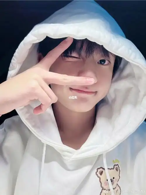 蹲一个恩仔的台历代拍#穆祉丞  #穆祉丞台历  #tf家族三代台历代拍