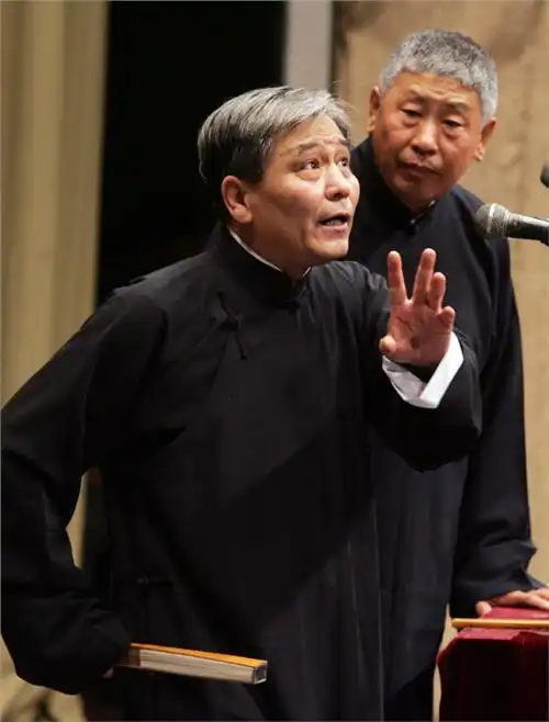 我父亲马三立说相声,我爷爷马德禄也说相声,那年头有个"相声八德",他