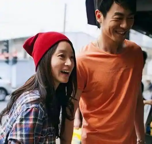 原创演员朱亚文放弃8年初恋单爱沈佳妮行走的荷尔蒙只对老婆释放